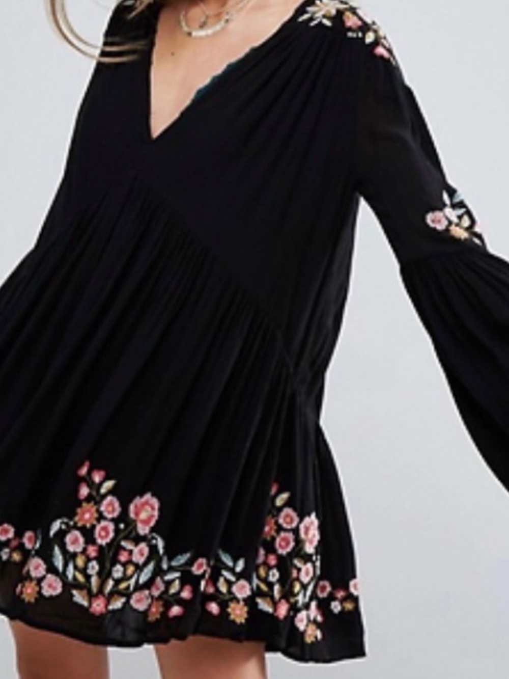 Free People Te Amo Black Floral Embroidered V-Neck Women's Dress/ Tunic - Picture 2 of 9